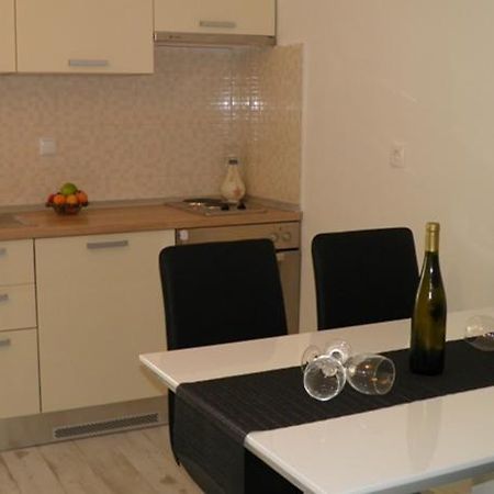 Apartment Leptir Podstrana Bilik gambar