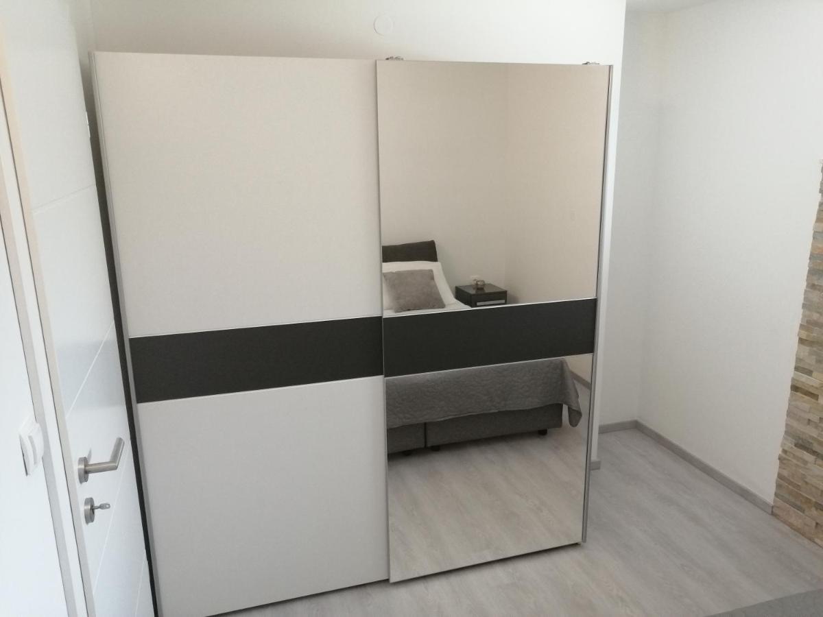 Apartment Leptir Podstrana Luaran gambar