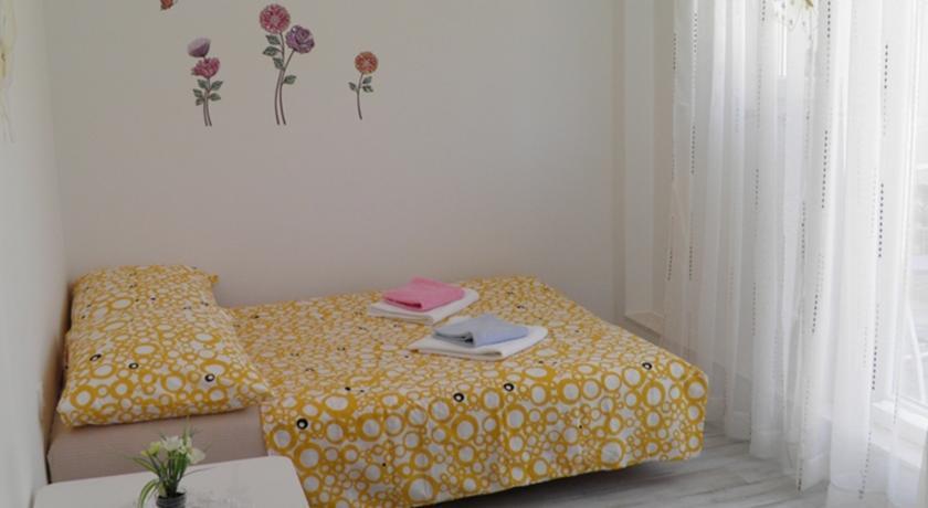 Apartment Leptir Podstrana Bilik gambar